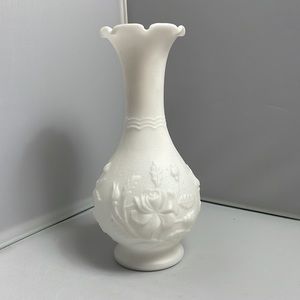 Vintage Imperial Glass Doeskin Satin Milk Glass Rose Bud Vase w/ IG Mark